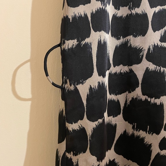 Animal print Dynamite sleeveless tank top business attire - Picture 4 of 5